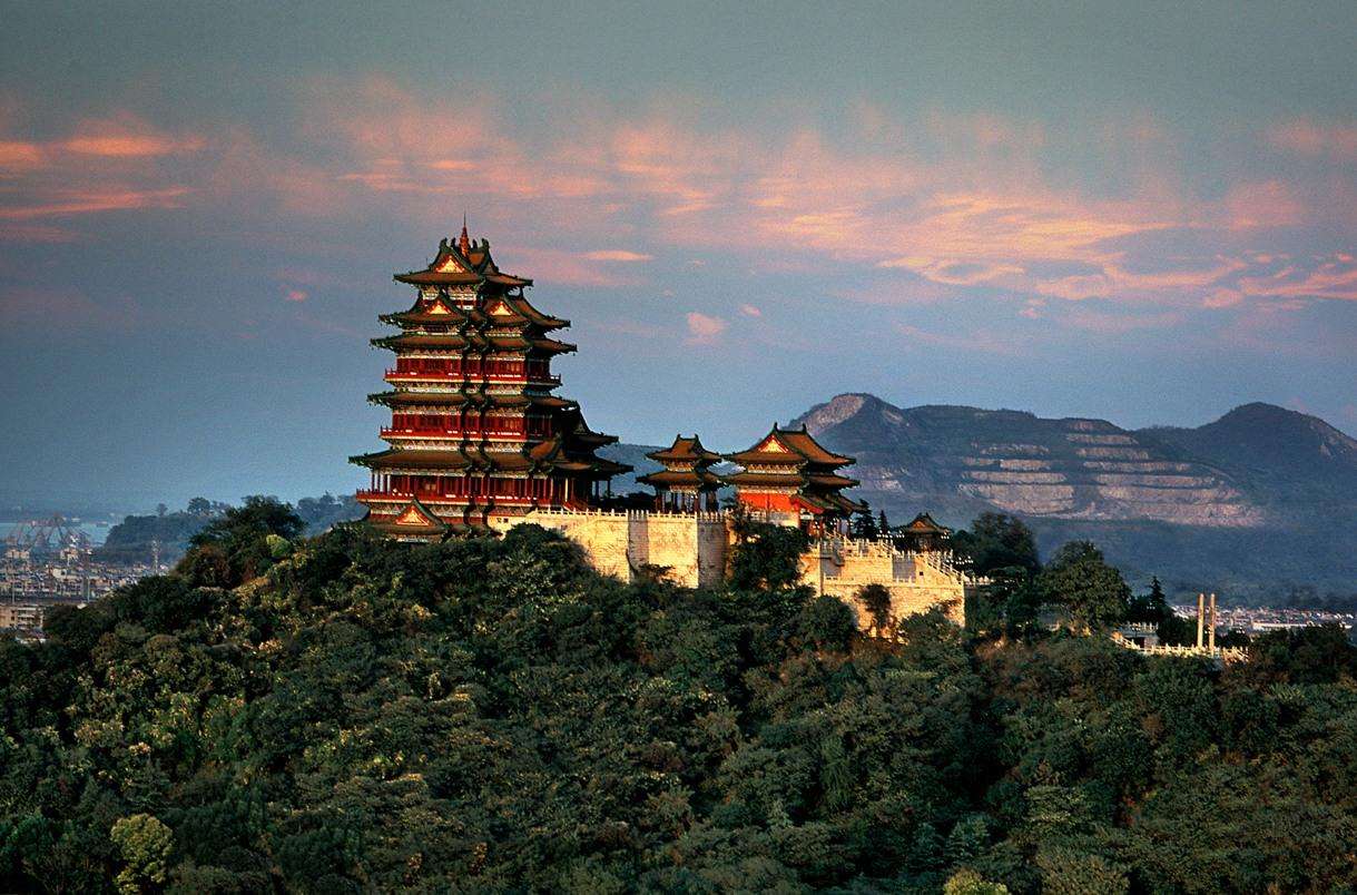 山西一民间博物馆为规划让路展品只得放路边作者:未知2014-06-2814:09:28来源:山西晚报它们来自老西儿民俗博-三亿体育手机版