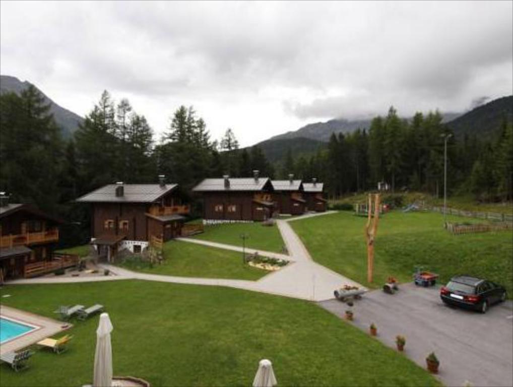 “三亿体育官网”从传统收藏到全民收藏——民间收藏见证历史变迁作者:未知2014-10-0915:06:26来源:新华网　　走进党凤山位于