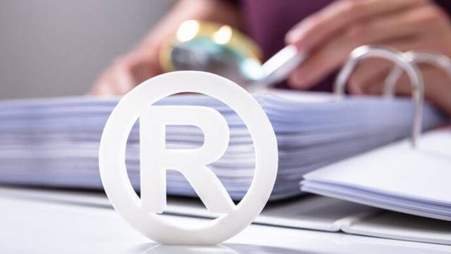 
今日头条起诉“今日油条” 油条老板回应亮了 还在申请“饼多多”等商标_三亿体育官网(图2)